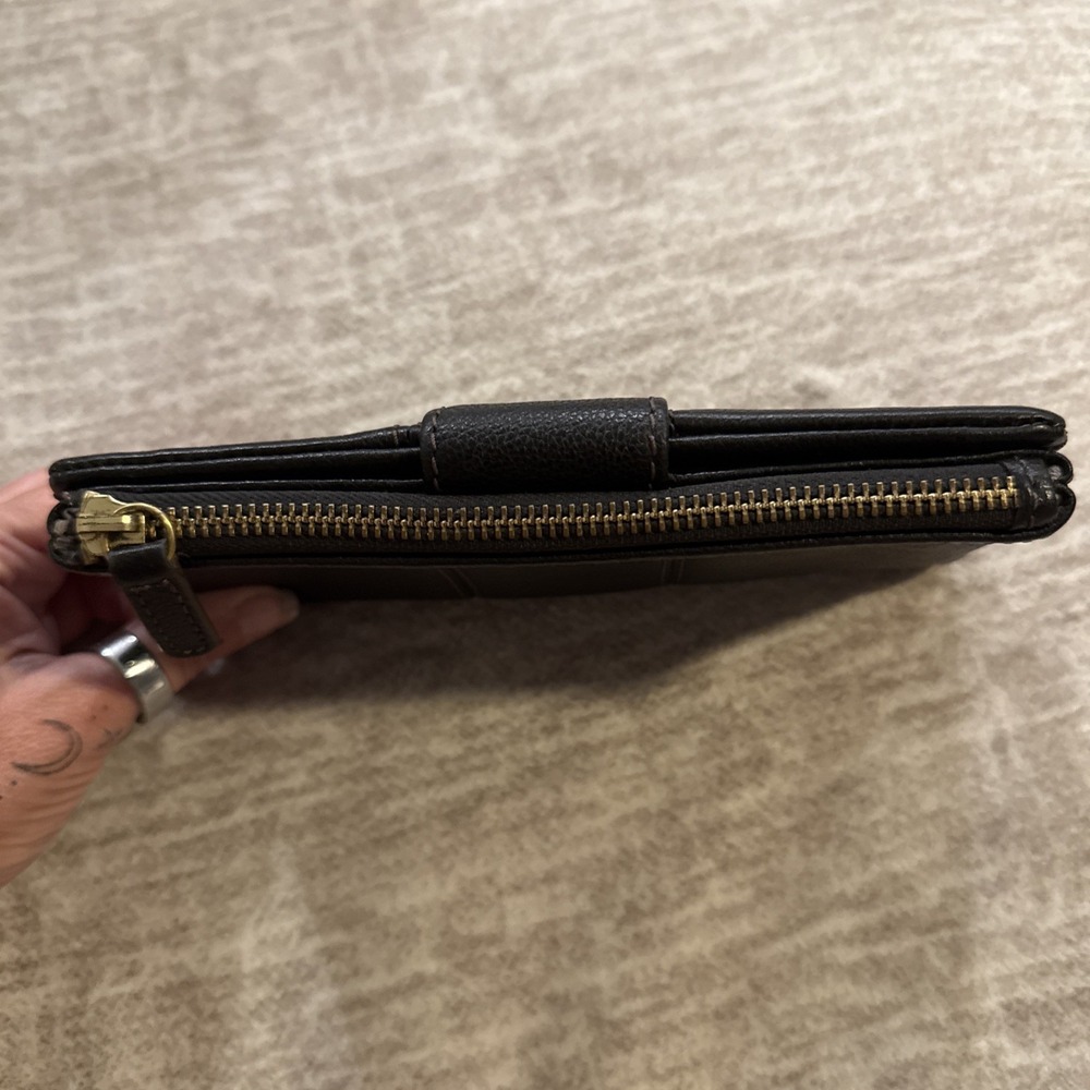 Fossil "Ella Clutch" Black Leather Wallet Women's Bi Fold Holds Everything 8" - Picture 5 of 8